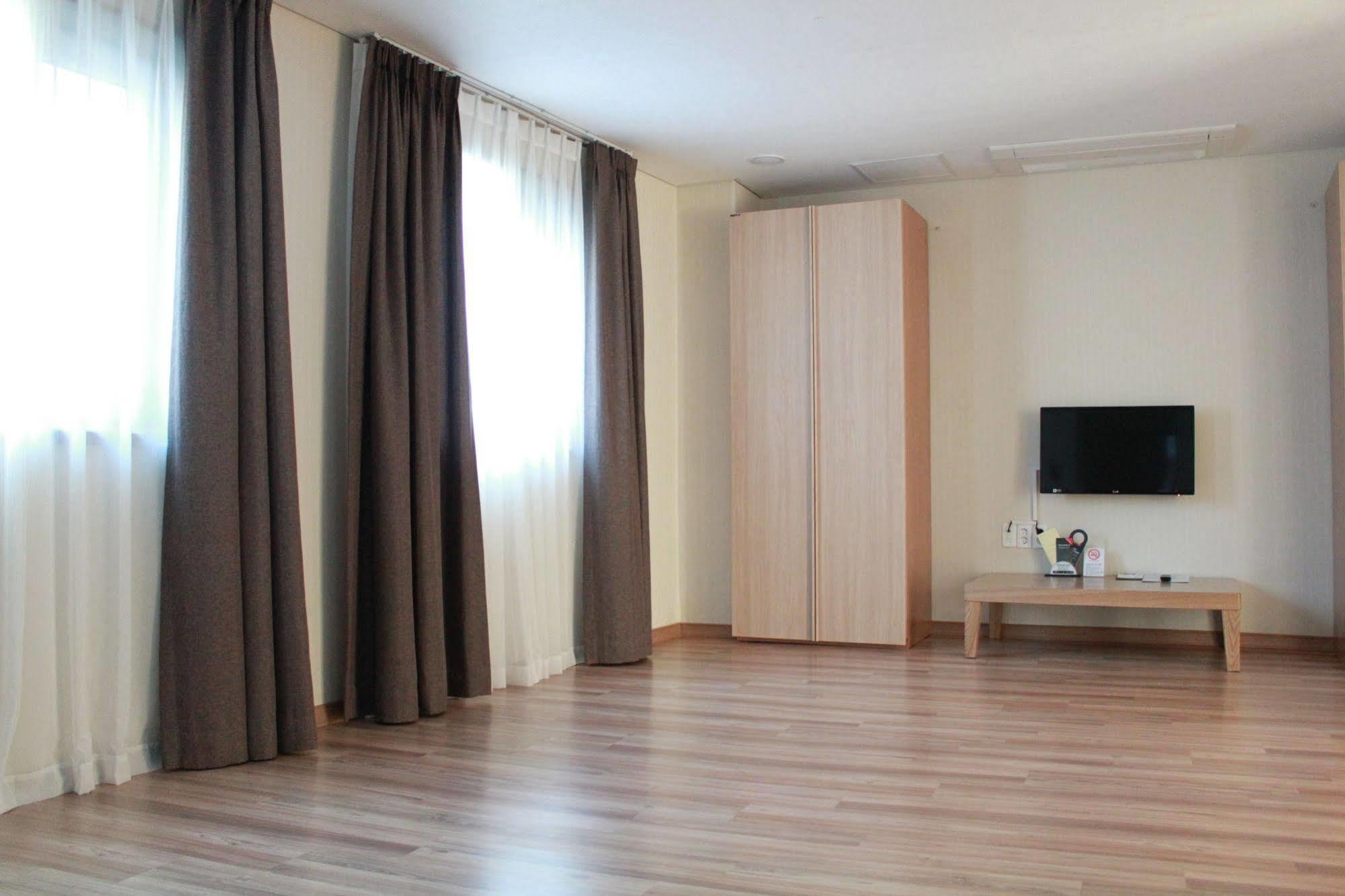 Towerhill Hotel Busan