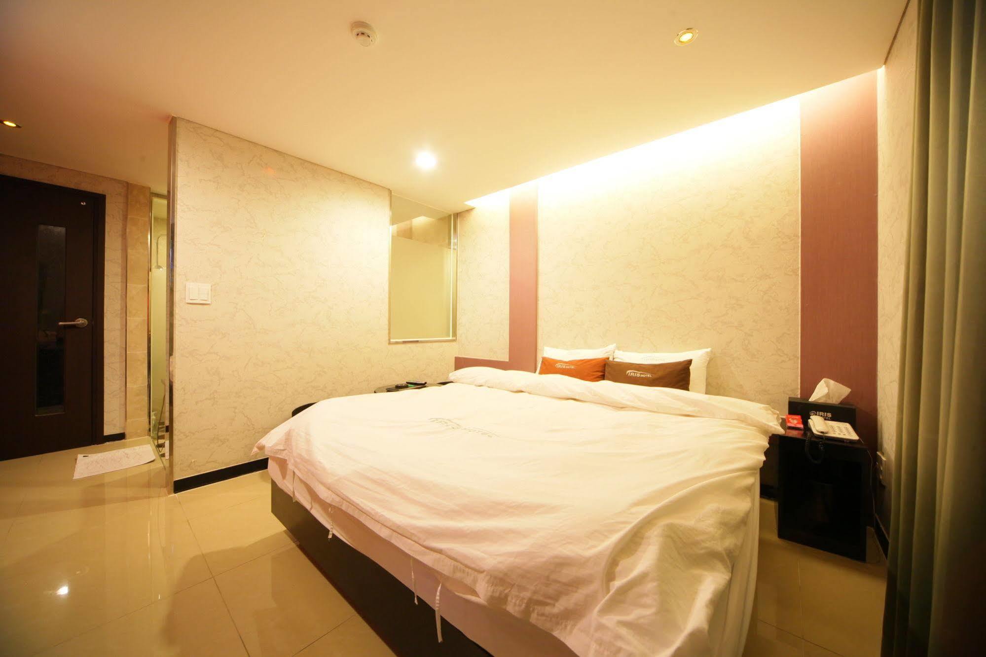 Iris 2* Busan