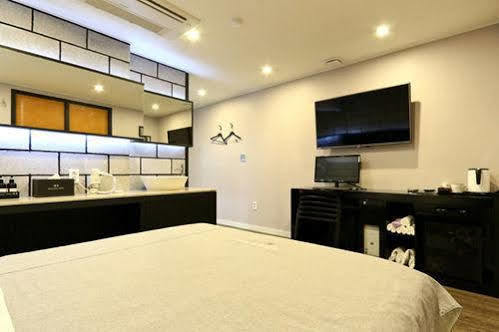 Haru Hotel 3*