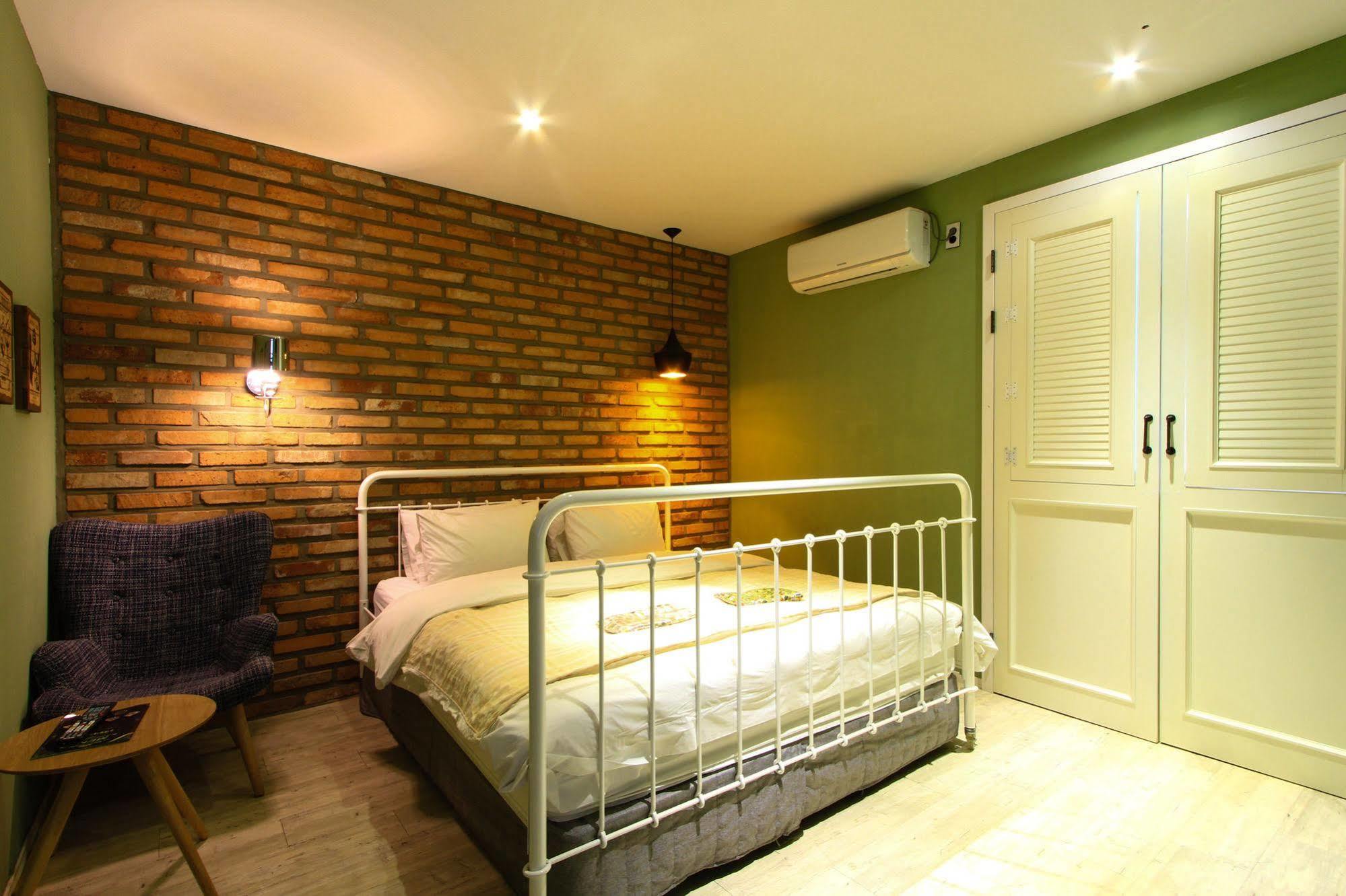 25 2 Hotel 3*