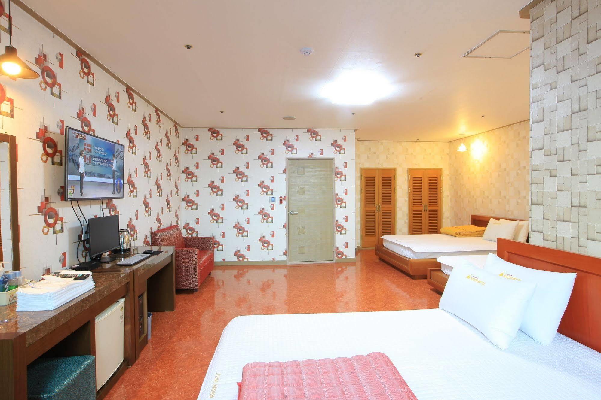 Marina Station Motel Busan