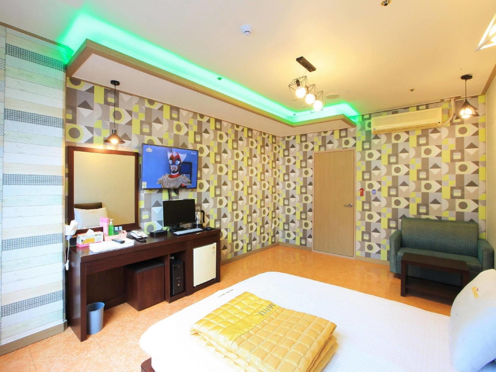 Marina Station Motel Busan