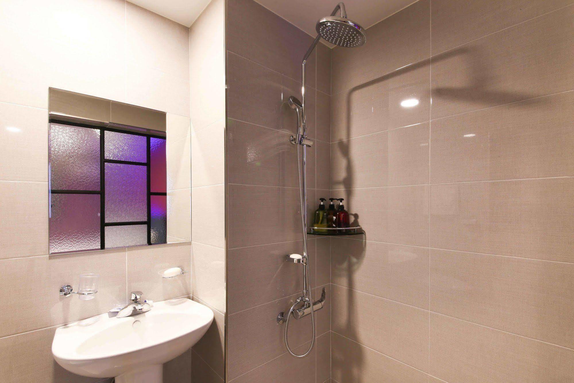 Cc Business Hotel