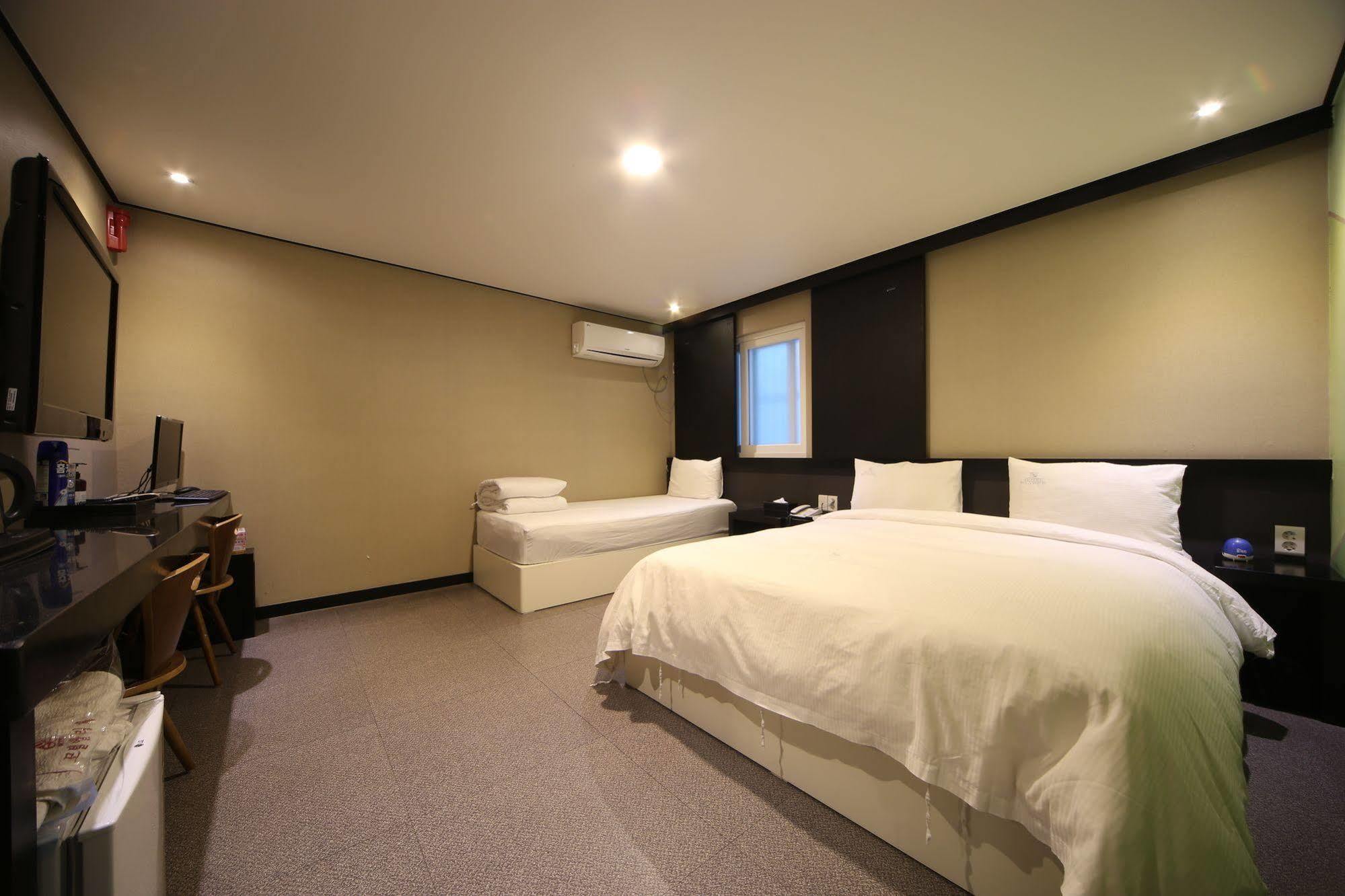 Elysee Hotel