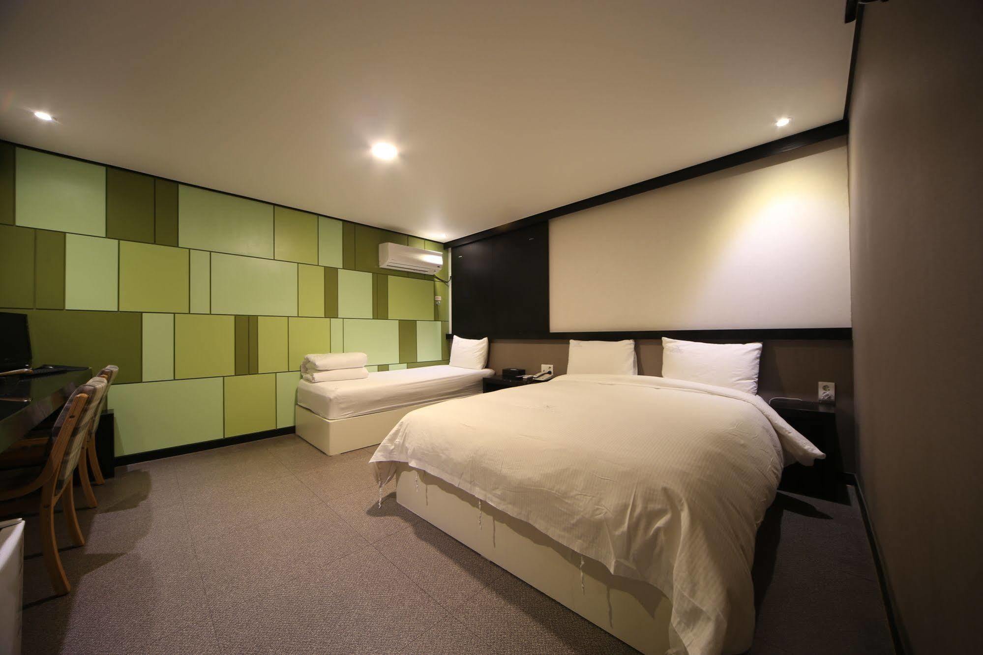 Elysee Busan