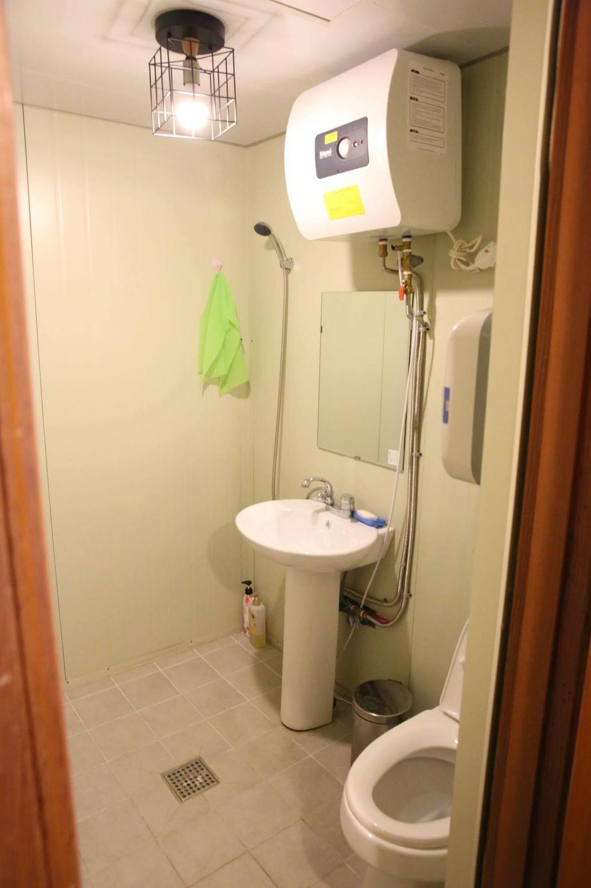 Hostel Yes *