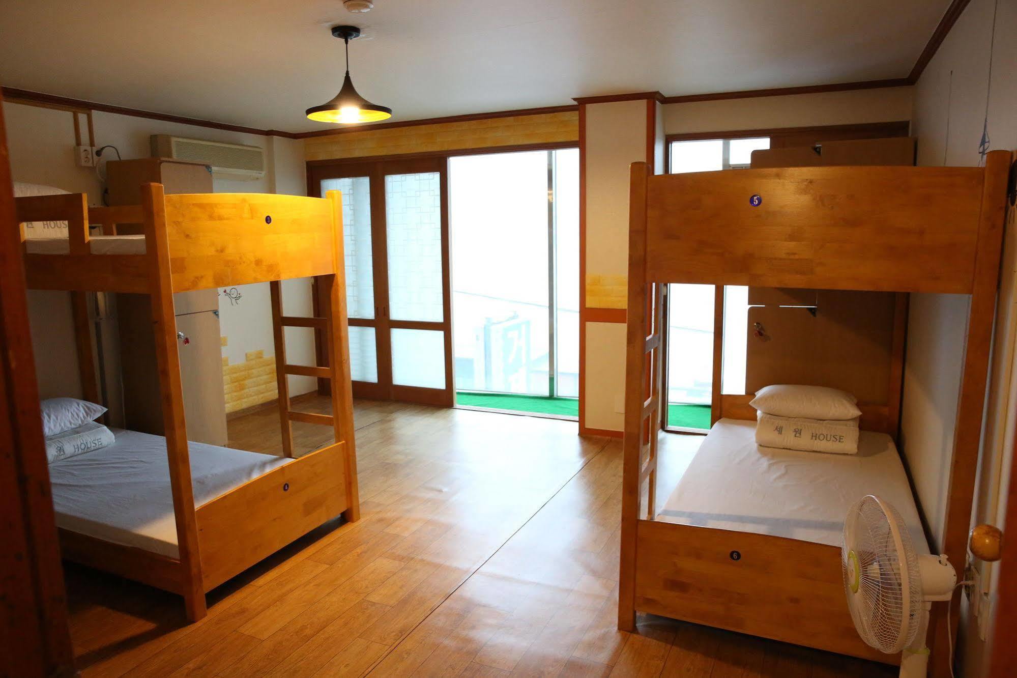 Yes Hostel Busan