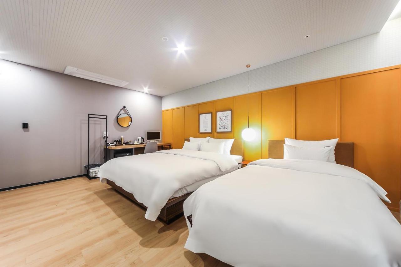 Seomyeon Brown-dot Gold Hotel Busan