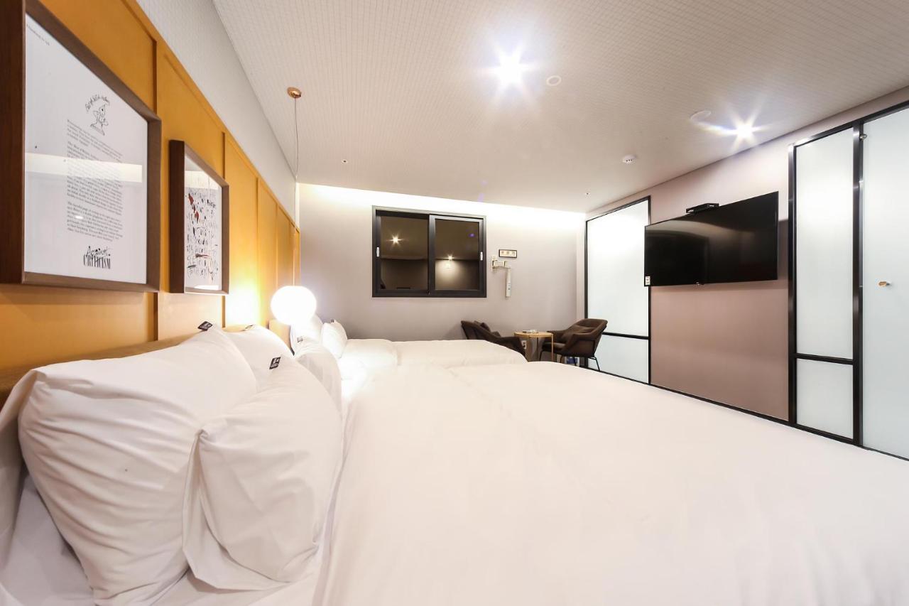 Seomyeon Brown-dot Gold Hotel Busan