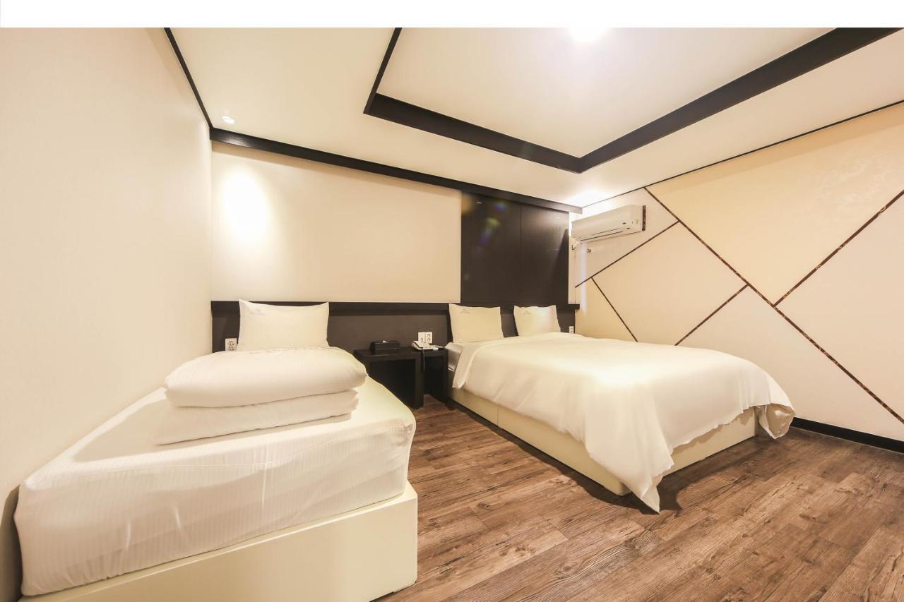 Elysee Hotel