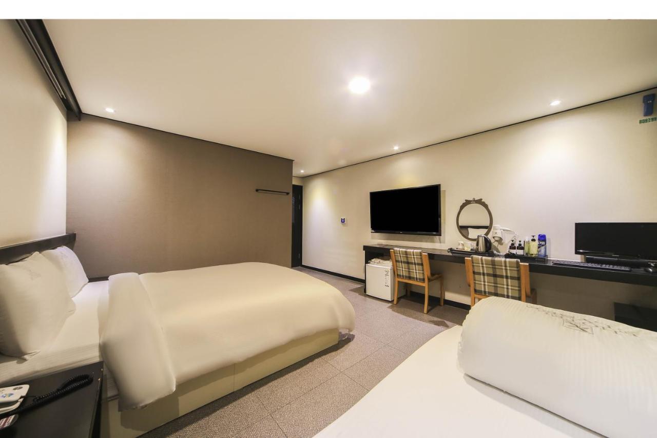 Hotel Elysee 3*