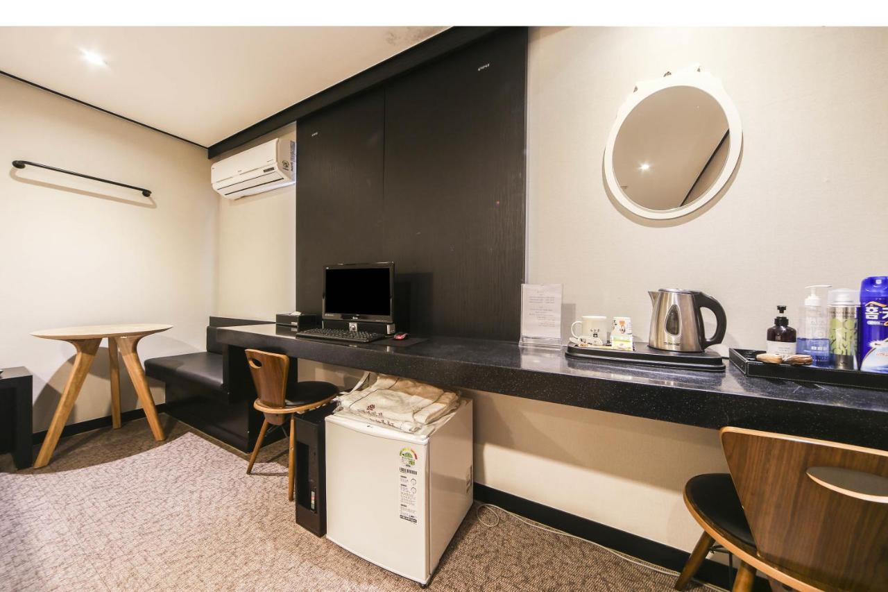 Elysee Hotel