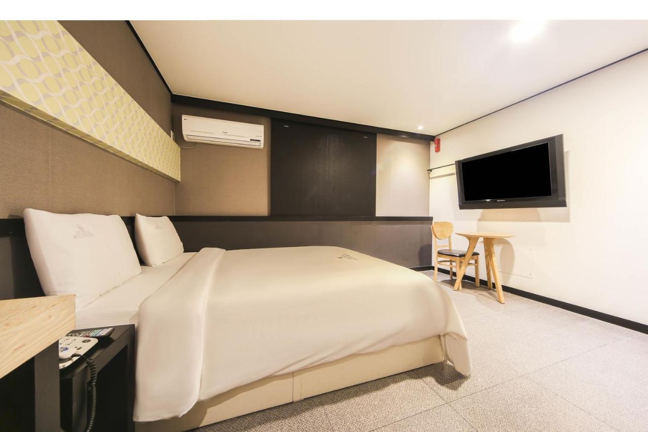 Elysee Hotel 3*