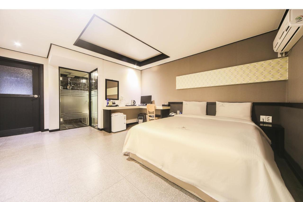 Elysee Hotel