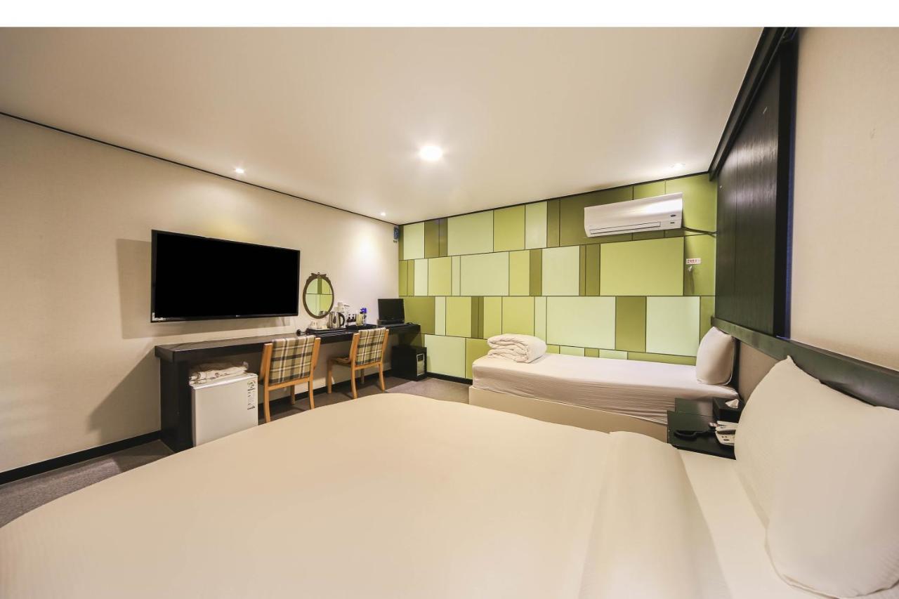 Elysee Hotel 3*