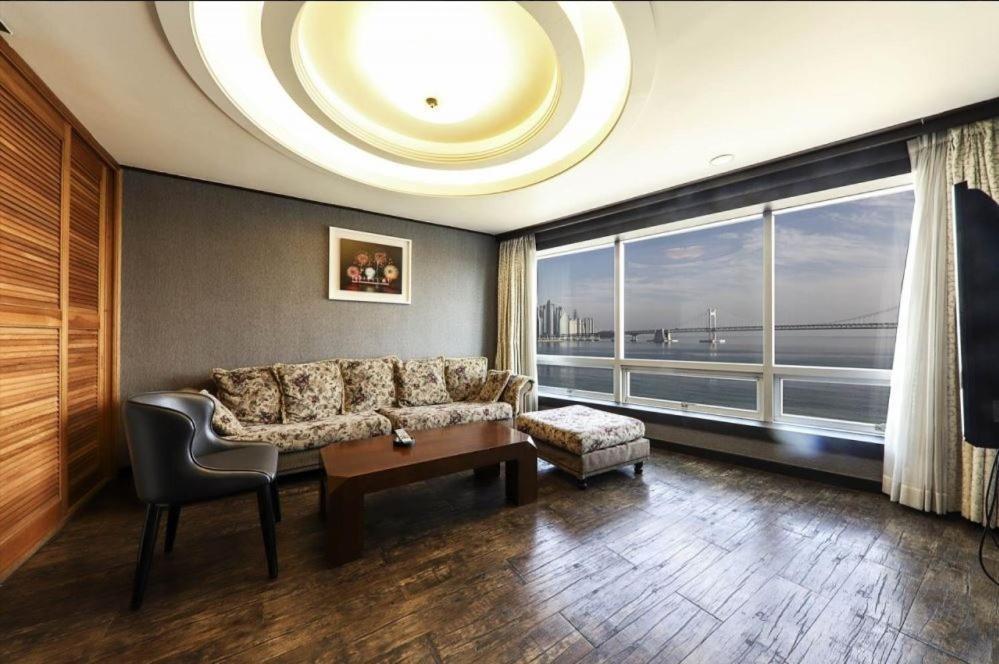 Hotel Bridge