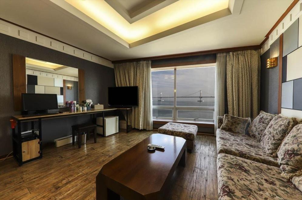 Hotel Bridge