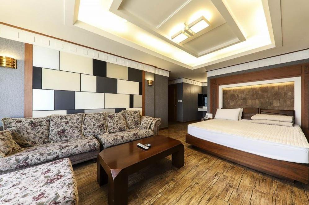 Hotel Bridge