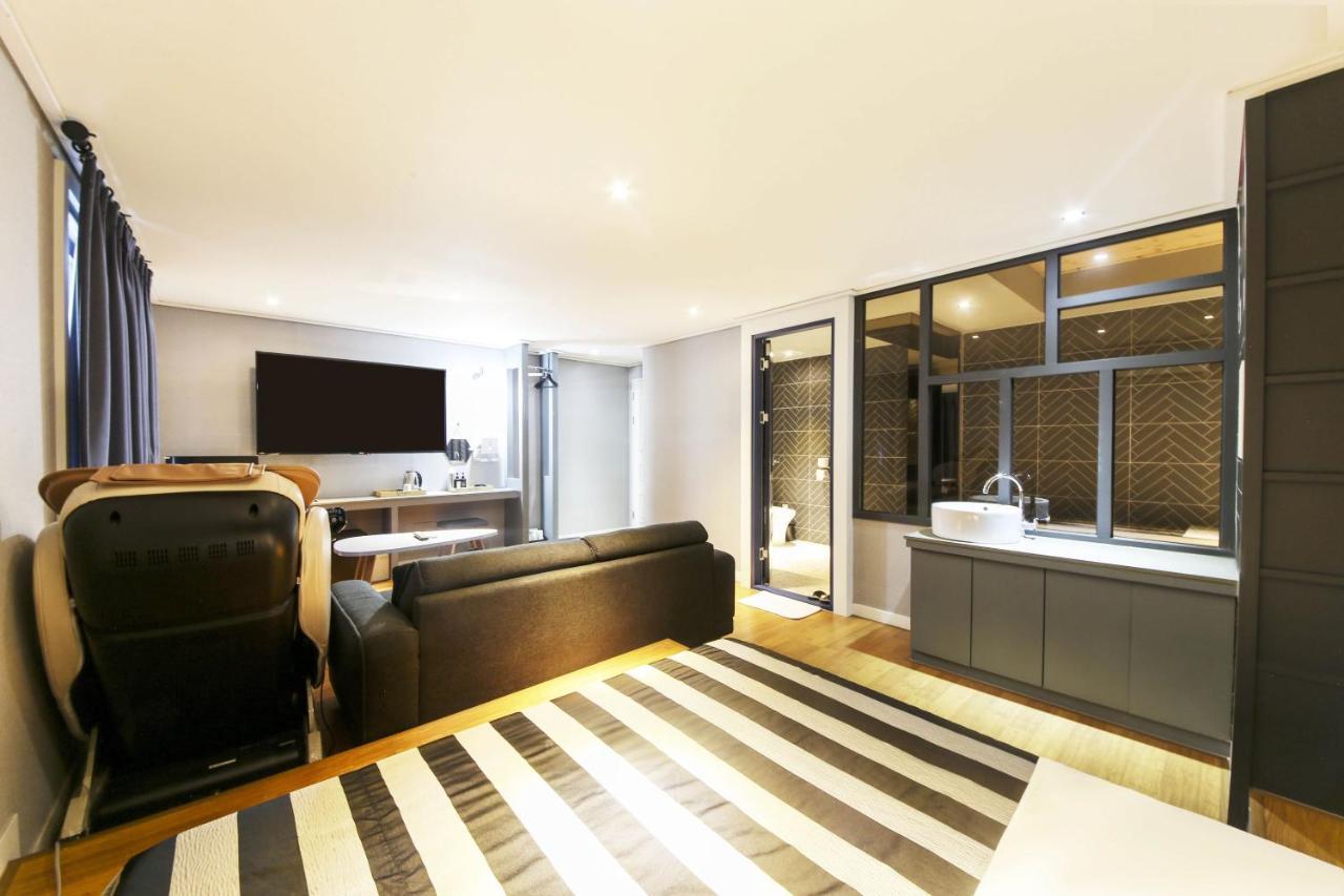 Love hotel The Gentle 3*