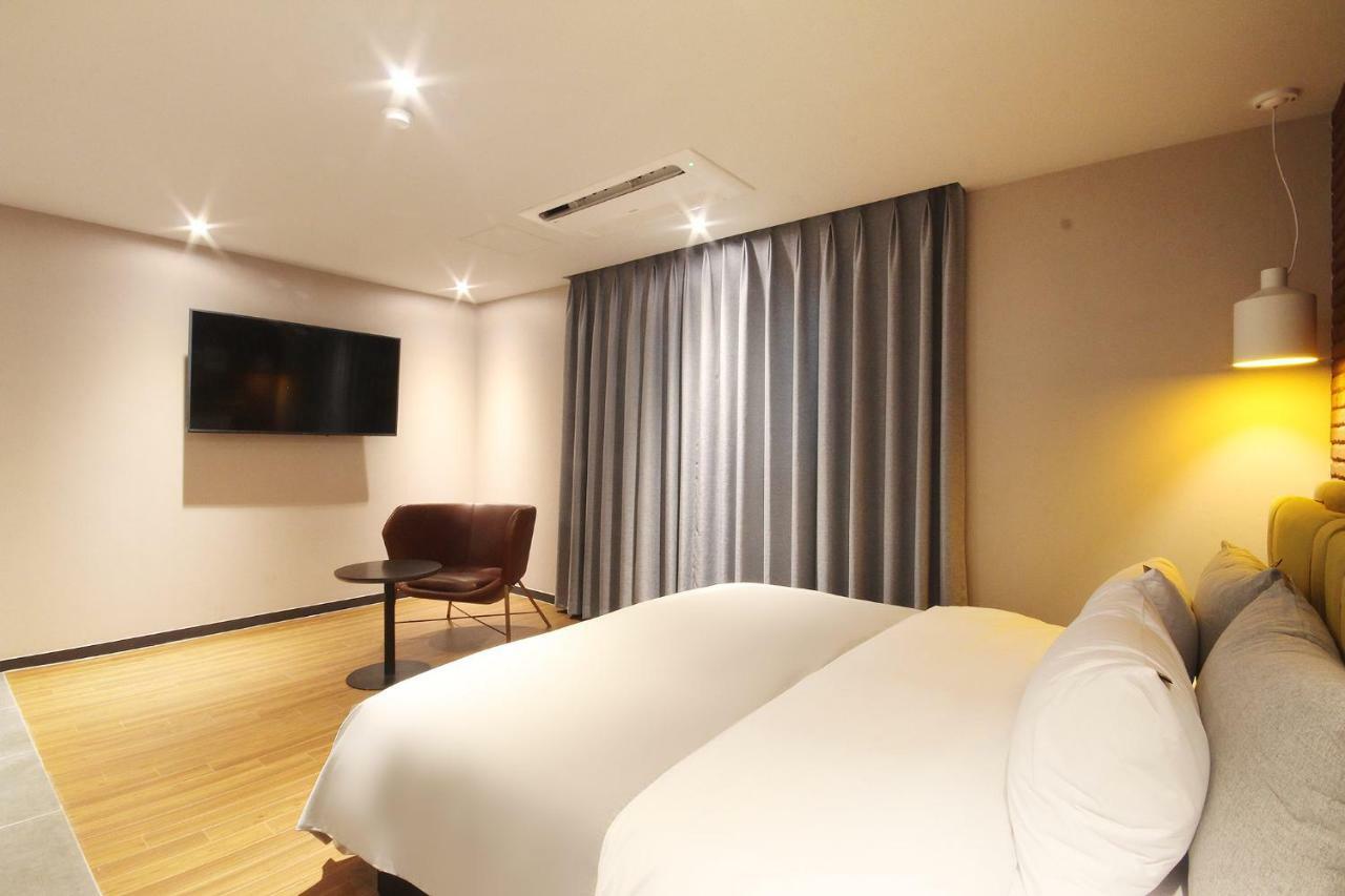 Brown Dot Seomyeon Hotel