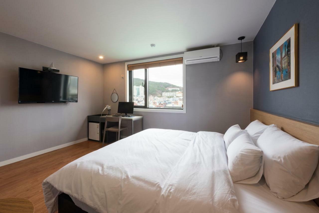 No. 25 Yongho Hotel Busan