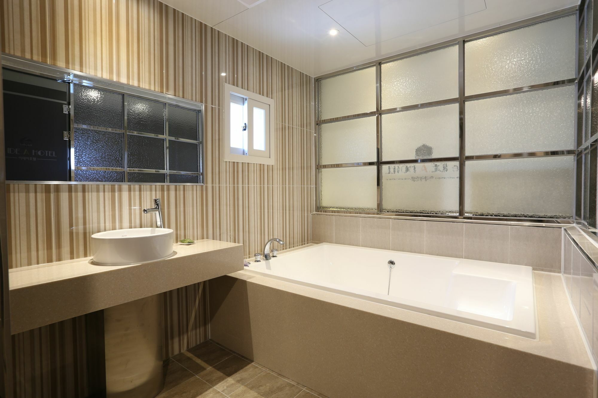 Hotel Le Idea Station