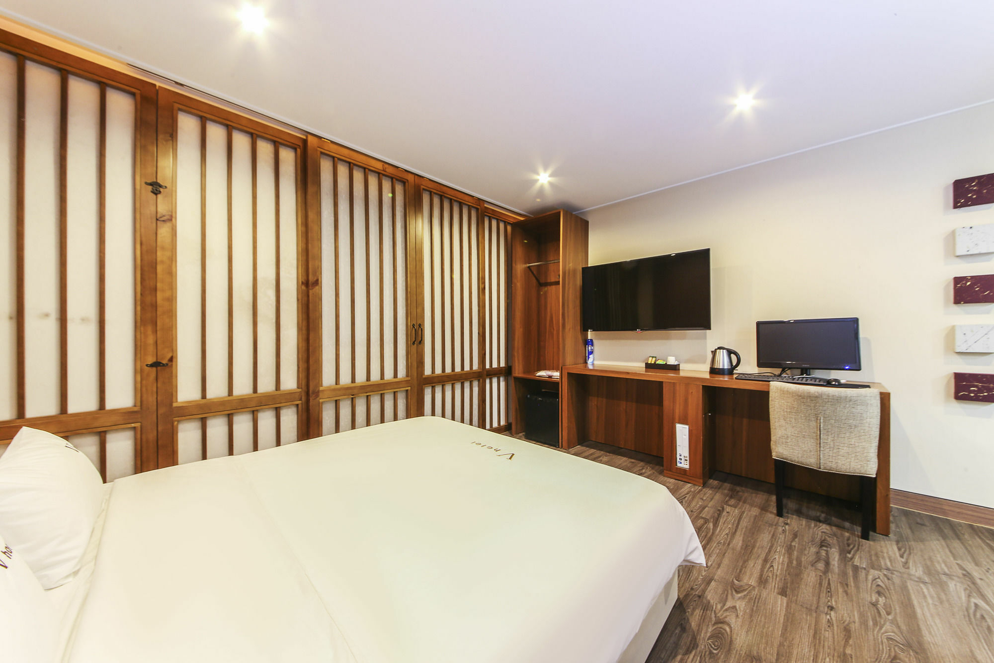 V Hotel