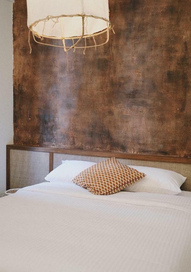 Elephant Hotel 2*