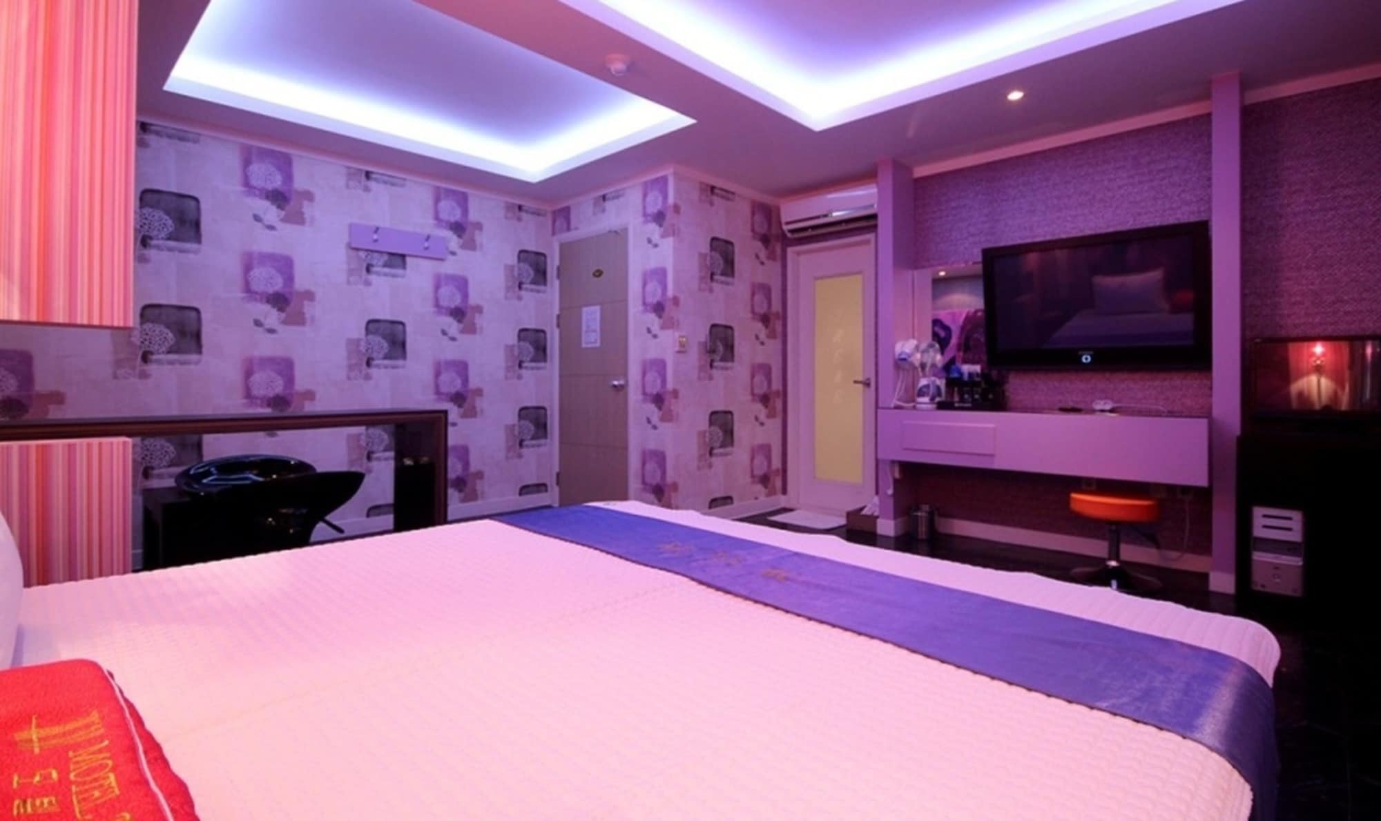 Hotel Theme