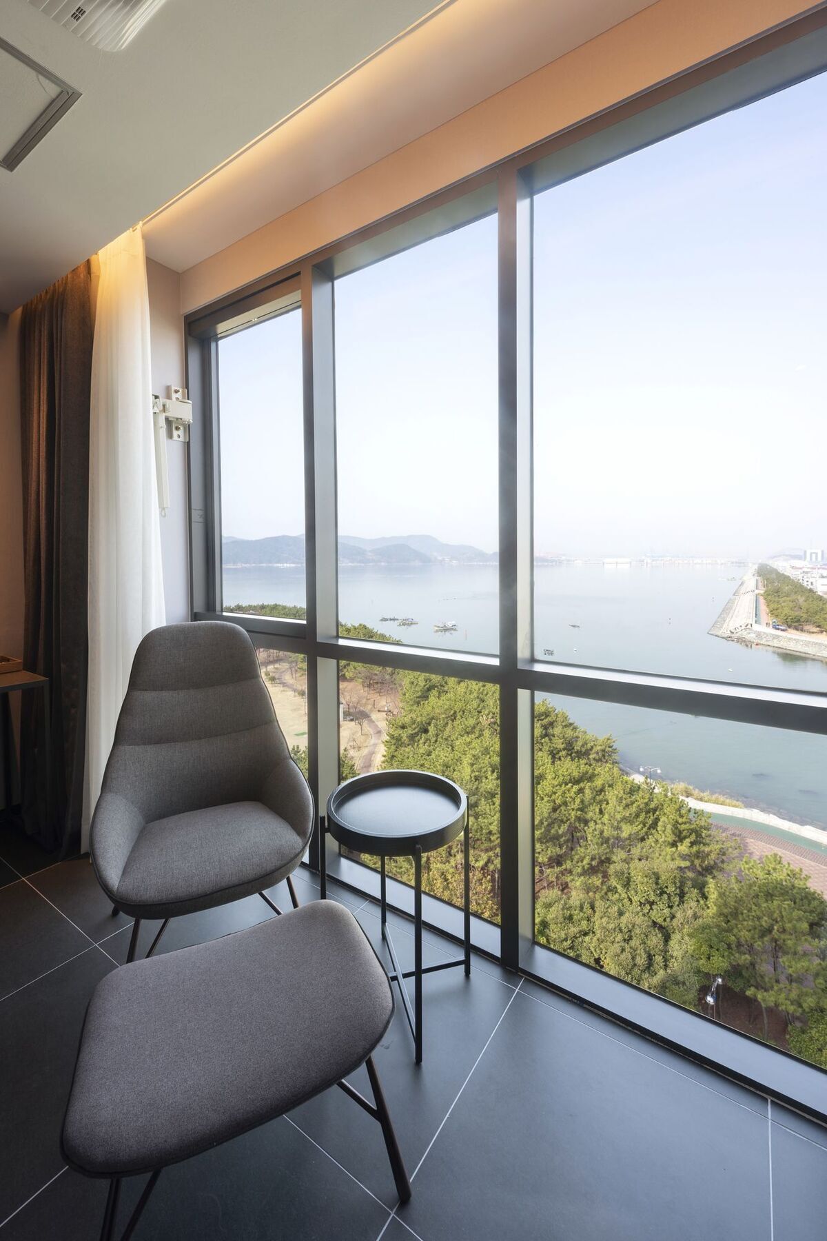 Hotel Brown-dot Shinho