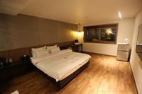 Mirage Hotel 2*