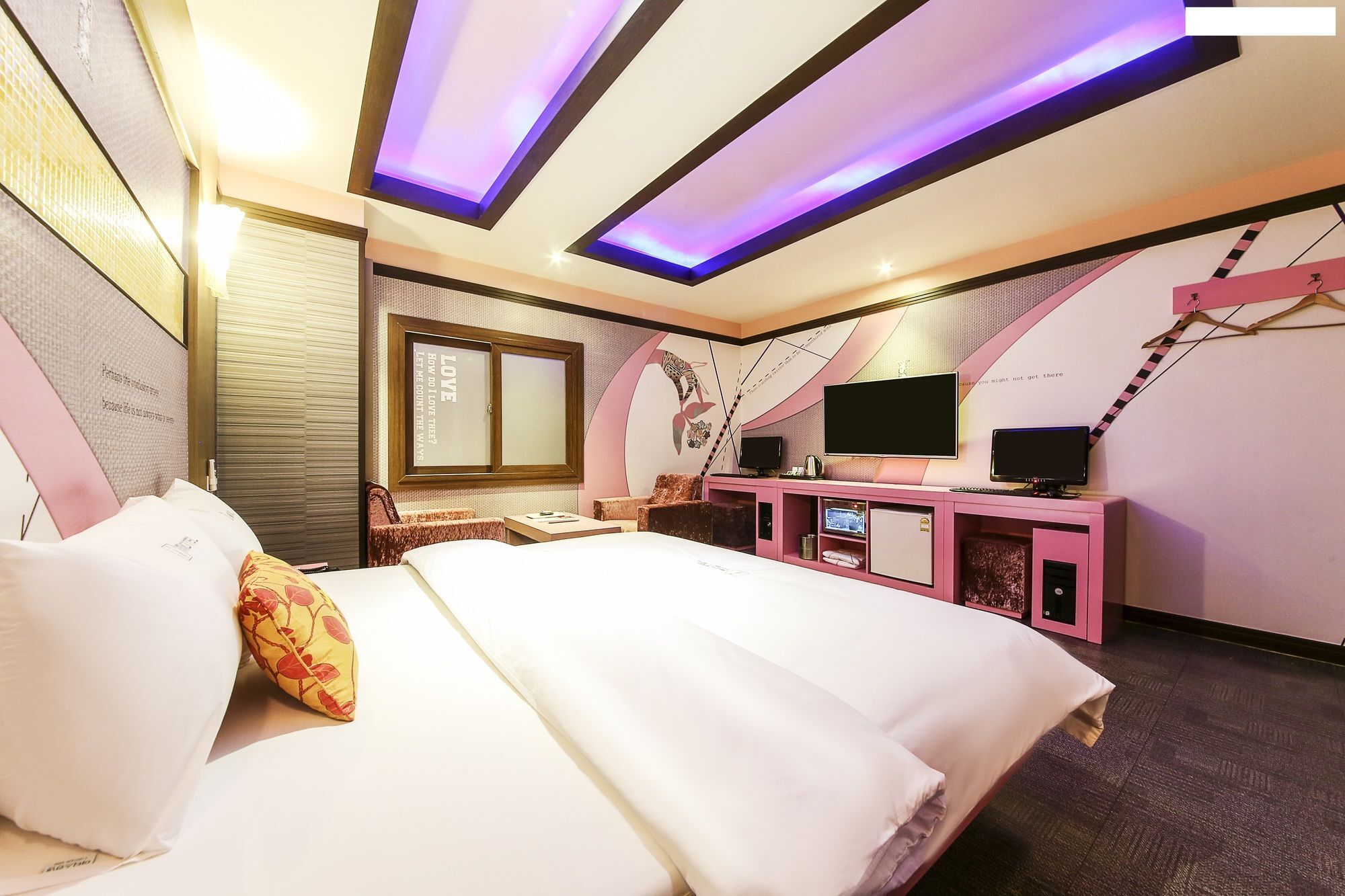 I Hotel 2*