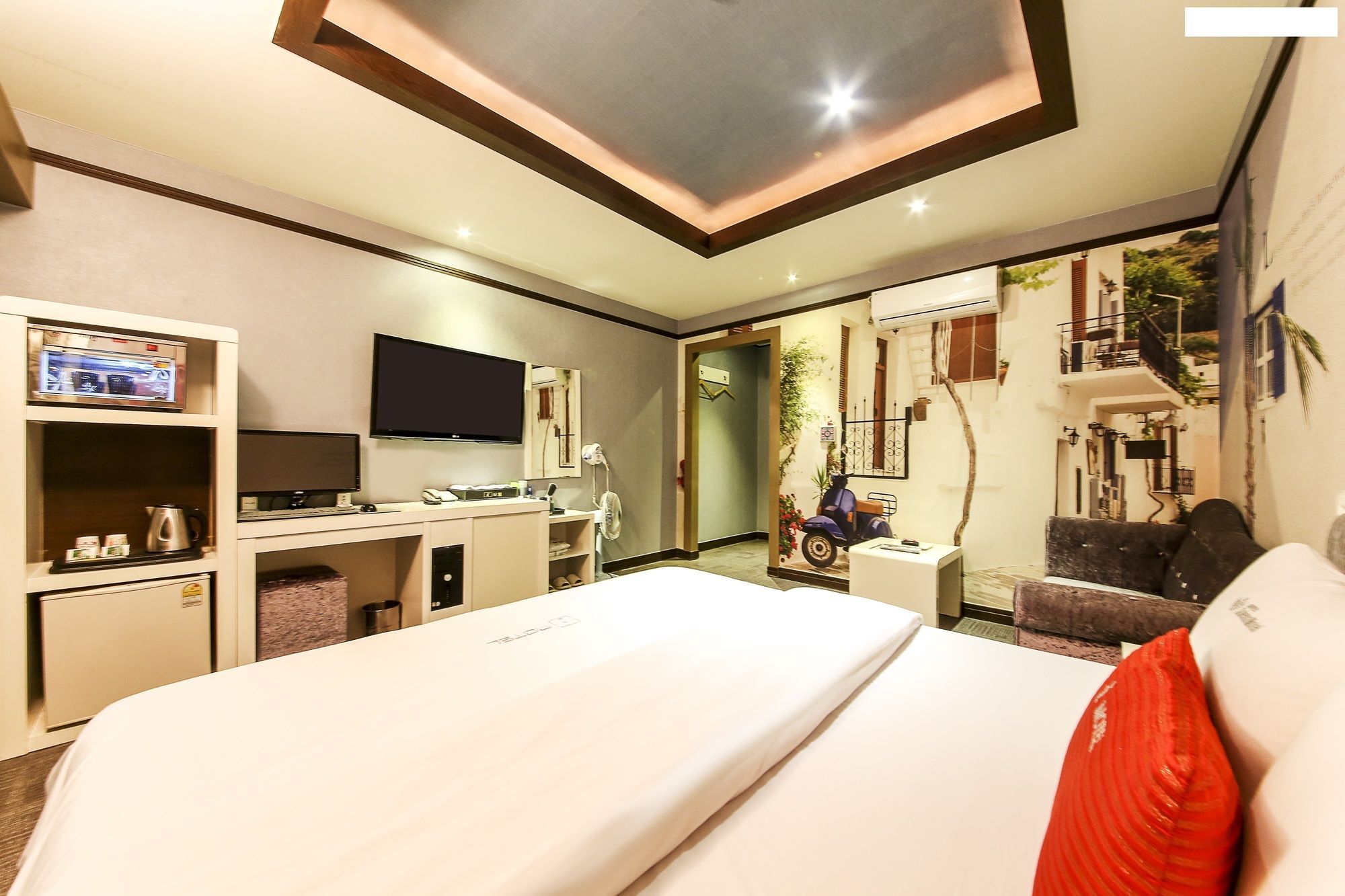 I Hotel 2*