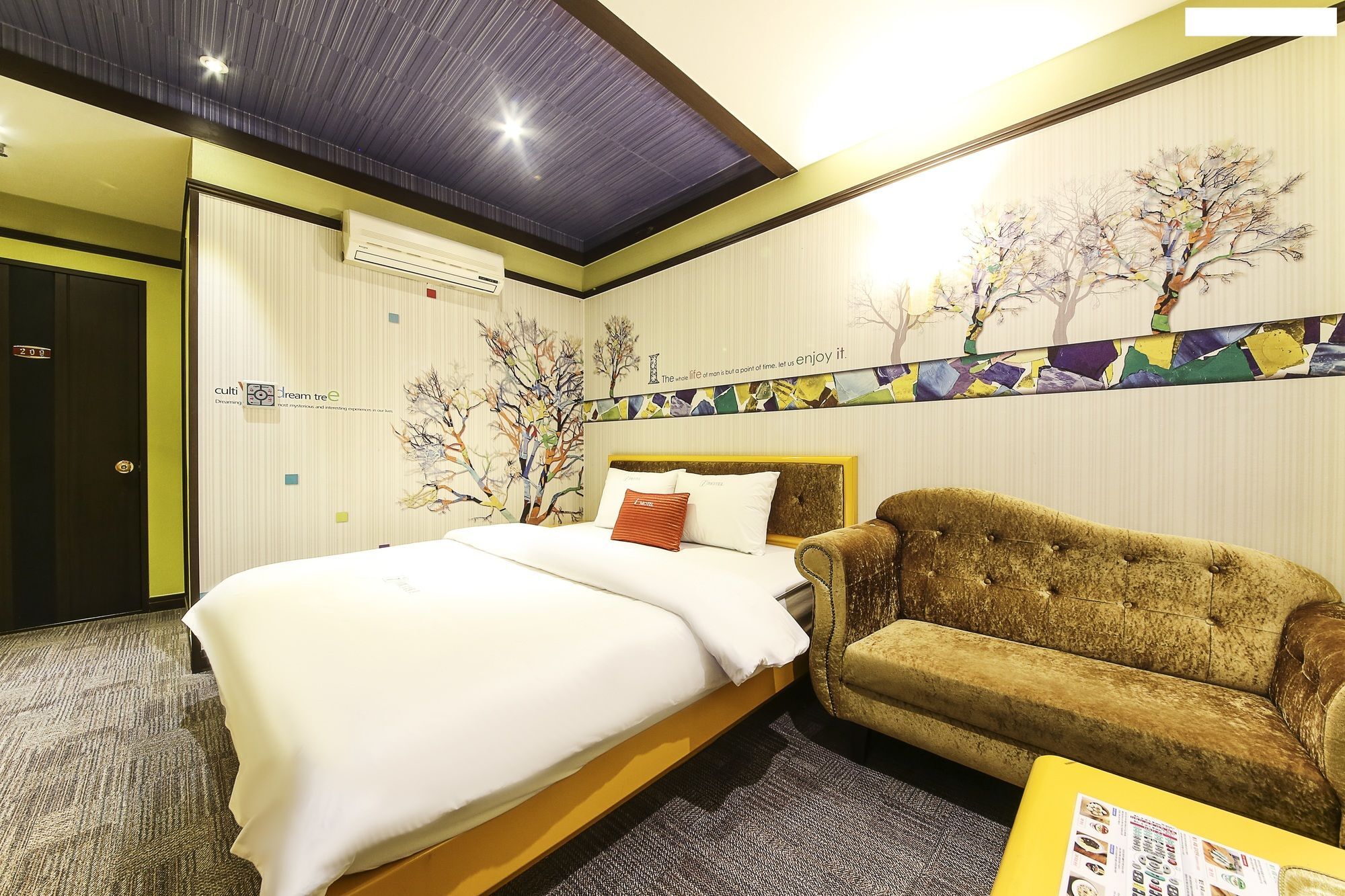 I Hotel