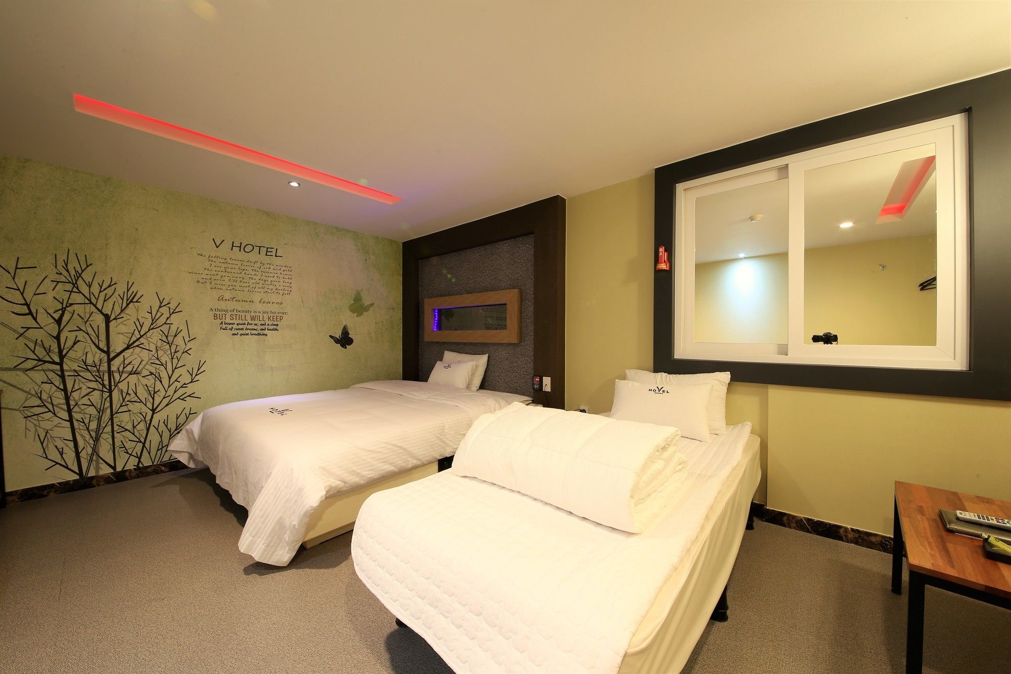 V Hotel 2*