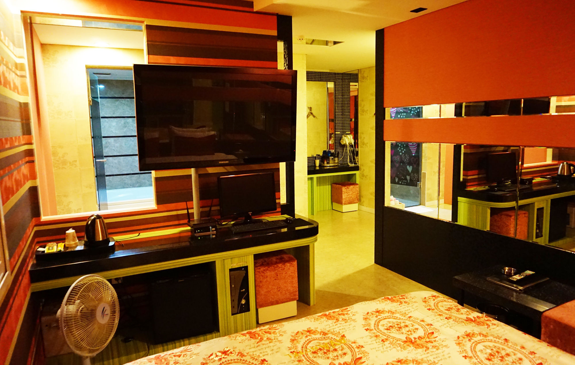Ava Hotel