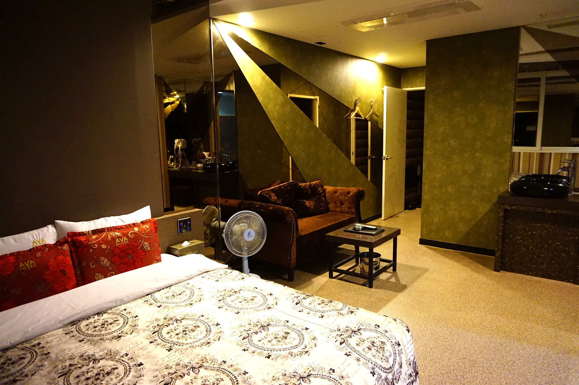 Hotel Ava Hotel 2*