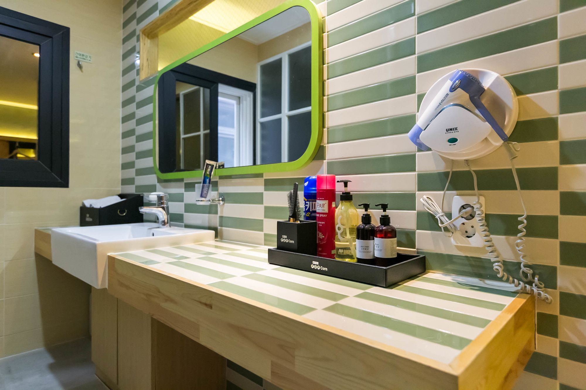 Hotel Popcorn 2*