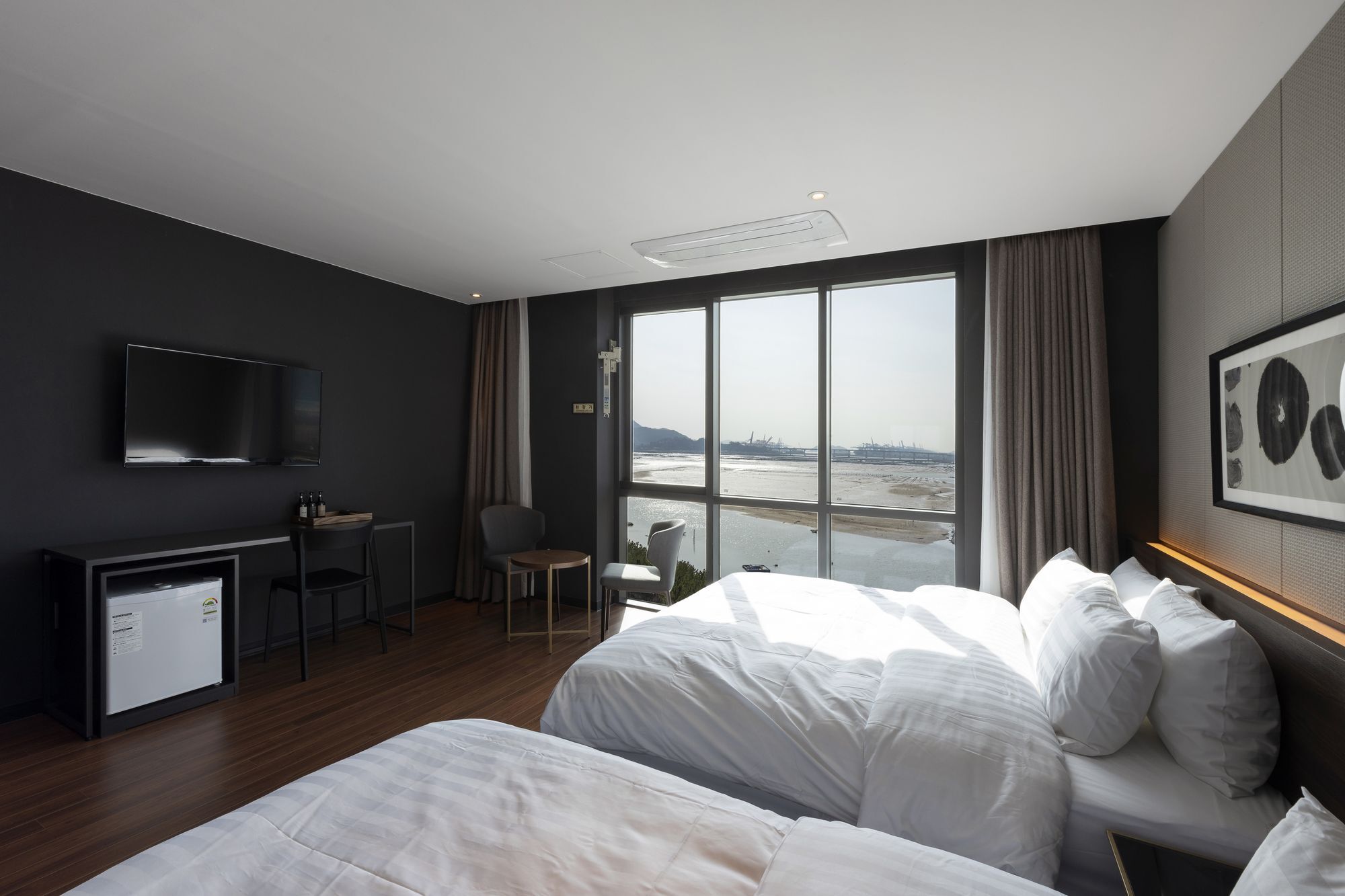 Hotel Brown-dot Shinho