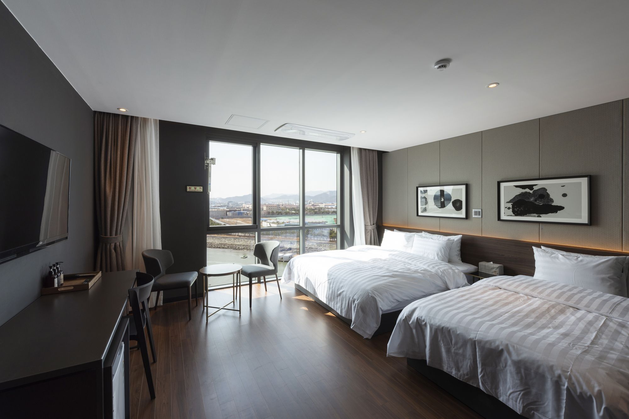 Hotel Brown-dot Shinho 3*