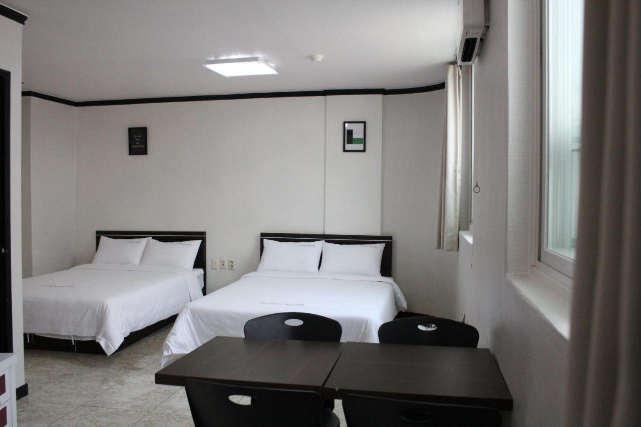 Jj Hotel