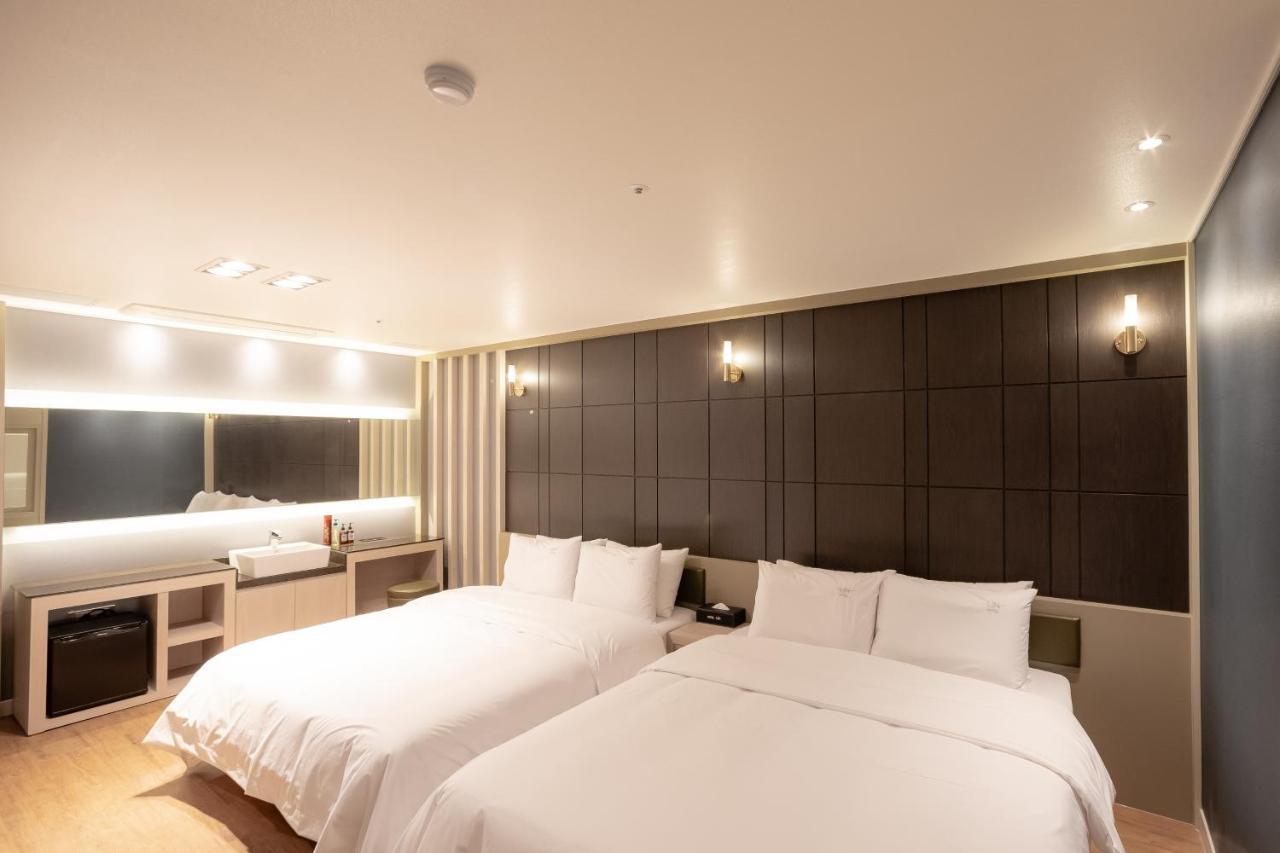 Lin Motel *