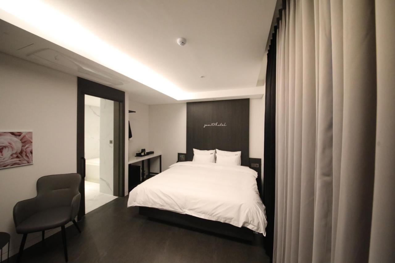 Zam 101 Hotel 2*
