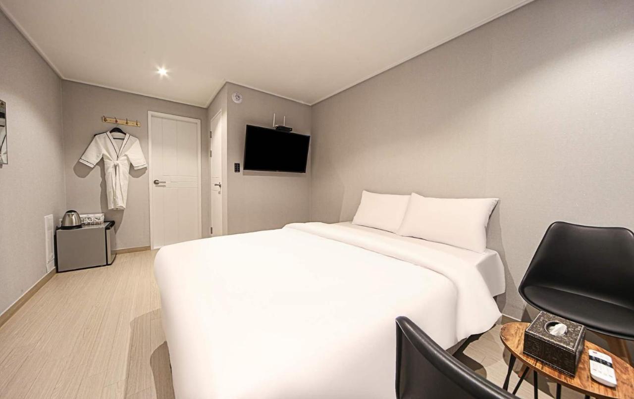 Station 26 Hotel *