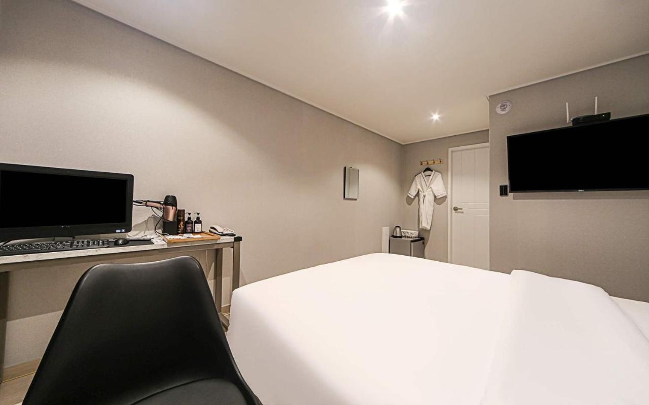 Station 26 Hotel *