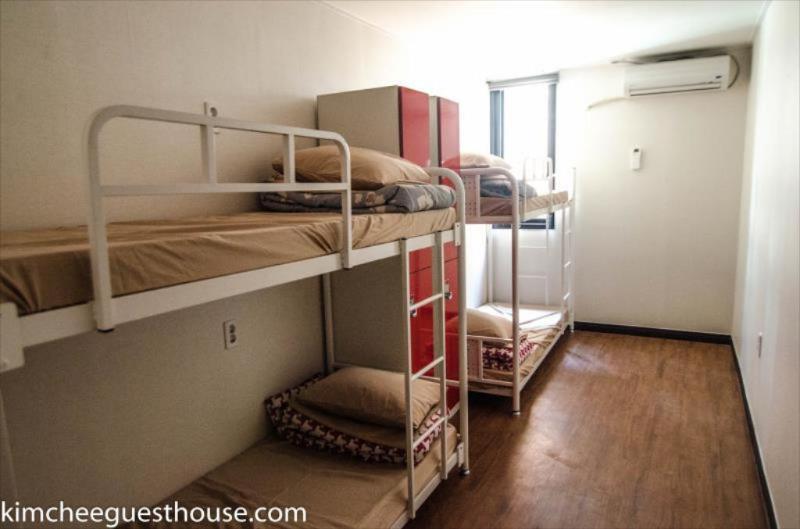 Kimchee Downtown Guest house Busan