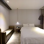 Hound Hotel Seomyeon-Beomcheon