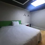 Z Motel Daeyeon Busan
