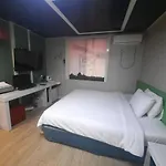 Z Motel Daeyeon Busan