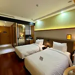 Baymond Hotel
